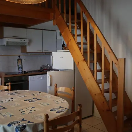 Maison Avec Jardin, Piscine Et Proche Mer A - Fr-1-485-78 *